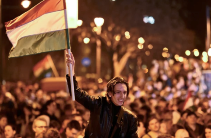 Dün gece yıkılan tek adam efsanesi: “Seçimi kaybetse de gitmez”