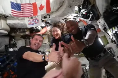 Merhaba Houston, bir sorunumuz yok, Ay’a geldik, dönüyoruz  işte!