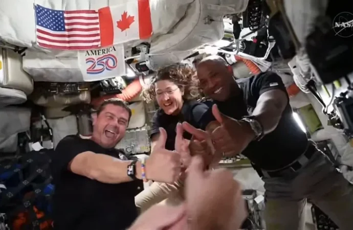 Merhaba Houston, bir sorunumuz yok, Ay’a geldik, dönüyoruz işte!