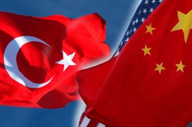 Batı riyakar, tamam… Peki doğu masum mu?