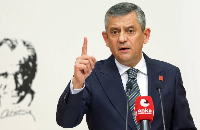 Özgür Özel çok sert: ABD, Türkiye Venezuela olsun istiyor, iktidarın darbesini o planlıyor