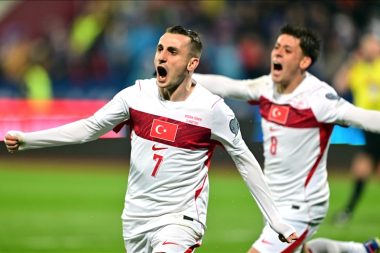 Tebrikler Bizim Çocuklar, bekle bizi Amerika