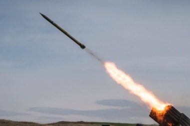 Katar: İran kara sularımızda petrol tankeri vurdu