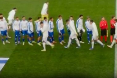 İsrailli futbolcular neye uğradığını şaşırdı: Yürüyüp gittiler