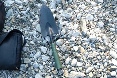 Havuz yaptırmak istiyordu: Kazma vurduğu yerden poşet dolusu altın çıktı