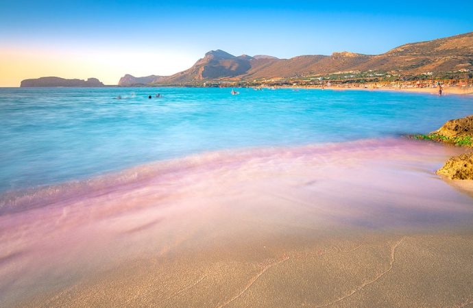 Dünyanın en iyi plajı komşuda çıktı