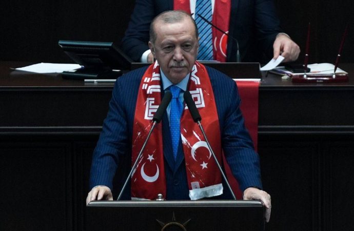 Erdoğan, Özgür Özel ve CHP’yi hedef aldı: ‘Darbeciliğin ve cuntacılığın kitabını CHP yazmıştır’