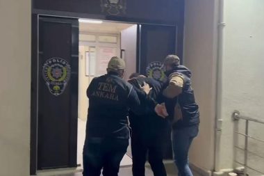 Sarı kategoride aranıyordu: Darbeci binbaşı yakalandı