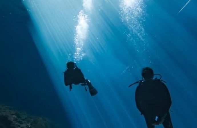 Bir zamanların magazin ünlüsüydü: Kadim uygarlık keşfi için 50 metreye mağara dalışı yaptı