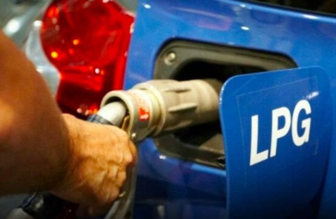 Motorin 80 TL eşiğini aştı! Gece yarısı LPG’ye tarihi zam geldi