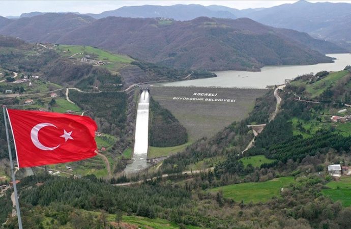 Yuvacık Barajı doldu, fazla su Sapanca Gölü’ne akıtılıyor