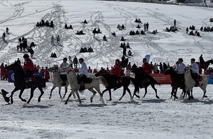 ‘Malkoçoğlu polosu’ gibi: Ata sporu kökbörü yaygınlaşıyor