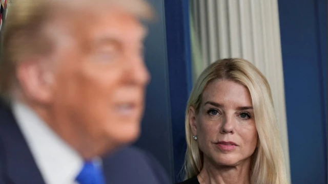 Trump, siyasi rakiplerine dava açmakta geciken Adalet Bakanı Pam Bondi’yi görevden aldı