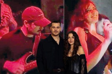 Doğum günü sürprizi: O çaldı, sevgilisi söyledi