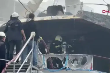 Tersanede yangın: Eski kulüp başkanının motoryatı alev alev yandı