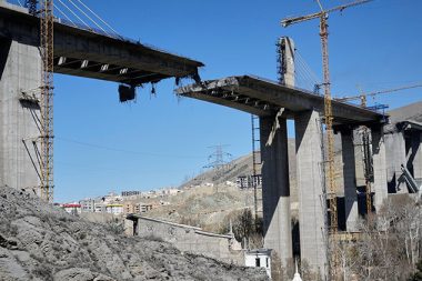 Stratejik köprü vuruldu, İran misilleme listesi yayınladı