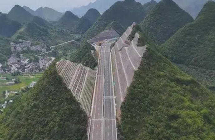 Tünel açmayıp dağı dilim dilim kestiler: Oralarda ‘güzel çevre bol’ demek ki