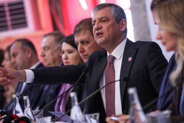 Özgür Özel’den ‘yoksulluk’ açıklaması: Sosyal demokrat müdahaleye ihtiyaç var