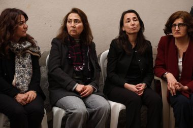 Figen Yüksekdağ kardeşinin cenaze törenine katıldı