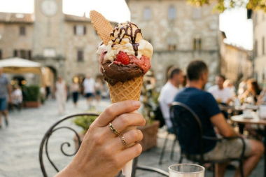 Bir dondurma yedi milyoner oldu