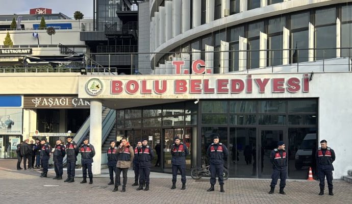 Bolu Belediyesi’nde arama: Üç gözaltı daha