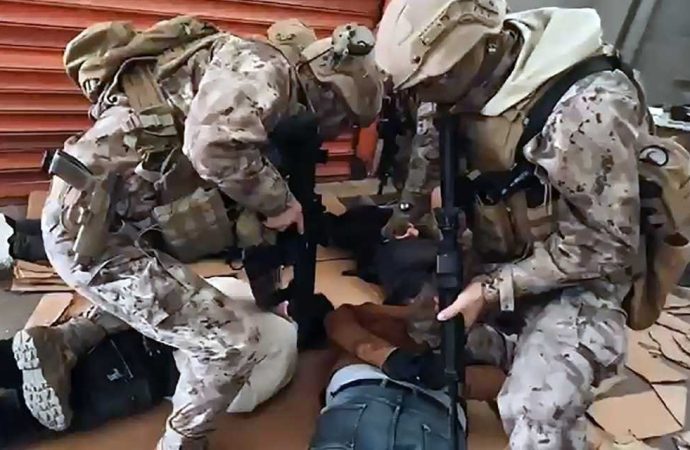 Uyuşturucu operasyonu: Beş milyon hap üretilebilecek malzeme ele geçti