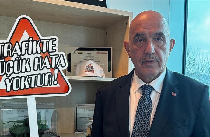 Kazaları önleyecek deniyor ama, kasisler de kaza yaptırıyor: ‘İşaret konsun’