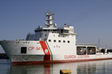 Göçmen teknesi Libya açıklarında alabora oldu: 70’i aşkın kurban var