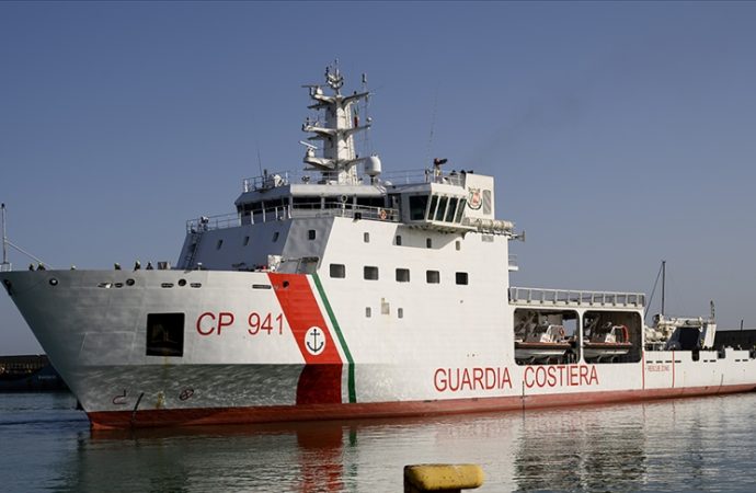 Göçmen teknesi Libya açıklarında alabora oldu: 70’i aşkın kurban var