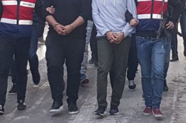 13 ilde FETÖ operasyonu: 19 kişi gözaltında