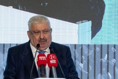 MHP İstanbul teşkilatını dağıttı