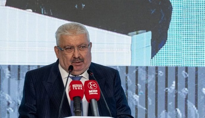 MHP İstanbul teşkilatını dağıttı