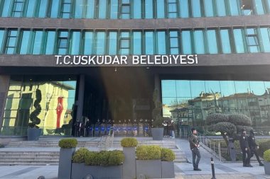 Üsküdar Belediyesine de operasyon: 20 gözaltı