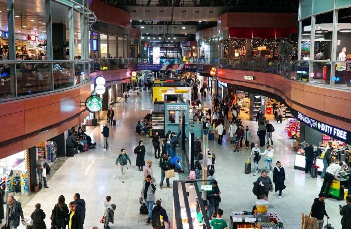 Martta uçak yolcusu sayısı İstanbul nüfusunu aştı