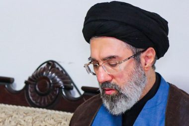 The Times: Mücteba Hamaney bilinci kapalı halde Kum’da tedavi görüyor