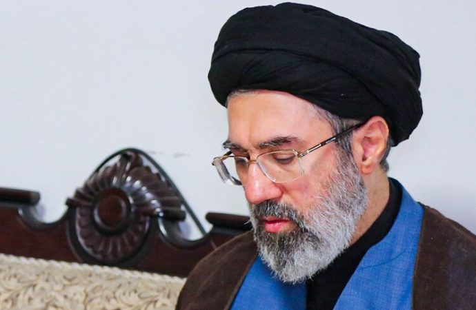 The Times: Mücteba Hamaney bilinci kapalı halde Kum’da tedavi görüyor