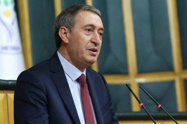 Tuncer Bakırhan, Bahçeli’ye sordu: Oyalayan kim, kim adım atacak?