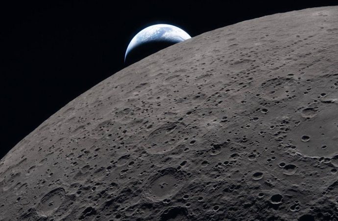 Artemis II ekibinin çektiği Ay ve Dünya fotoğrafları yayınlandı