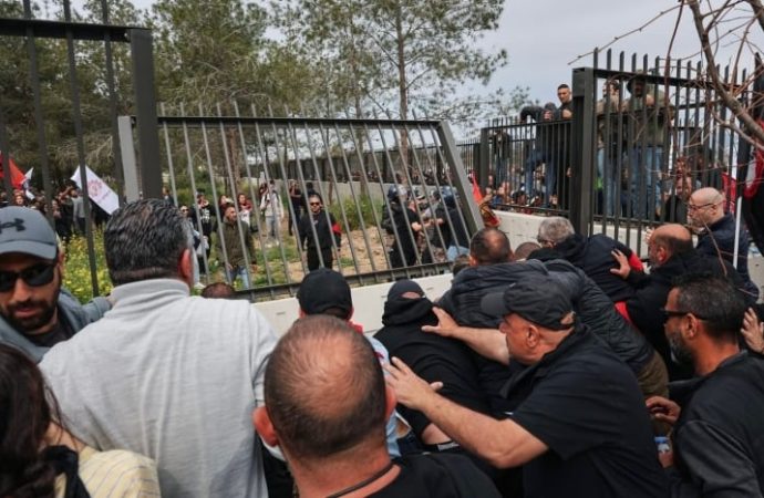 KKTC sokakta: Ödenek donduran kararname geri çekildi