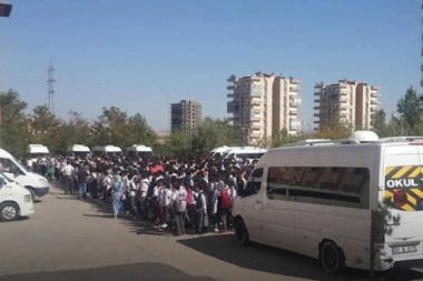 Okul çıkışında dehşet: Öğrenci servisi tarandı