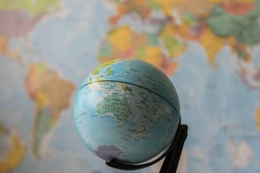 Üç başkenti var, ülkede tam 12 resmi dil konuşuluyor