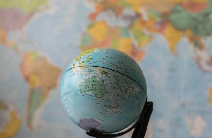 Üç başkenti var, ülkede tam 12 resmi dil konuşuluyor