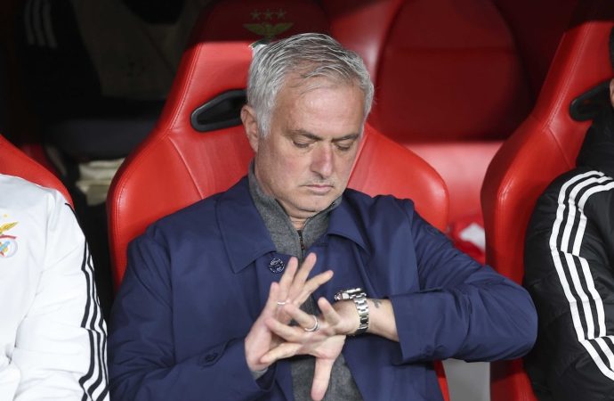 Rafa Silva’yı Mourinho da sildi