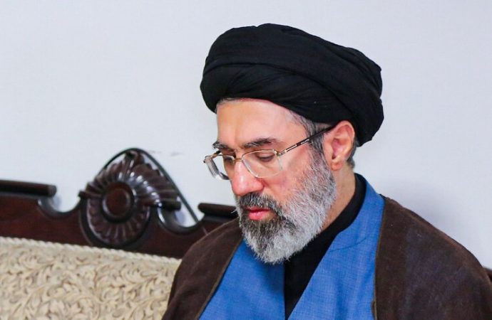 Hamaney: Hürmüz Boğazı’nın yönetimini yeni bir aşamaya taşıyacağız