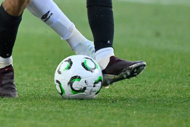 Konferans Ligi’nde çeyrek final ilk maçları: Arda Turan’ın takımı galip