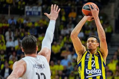Fenerbahçe, Avrupa Ligi’nde play-off’u garantiledi