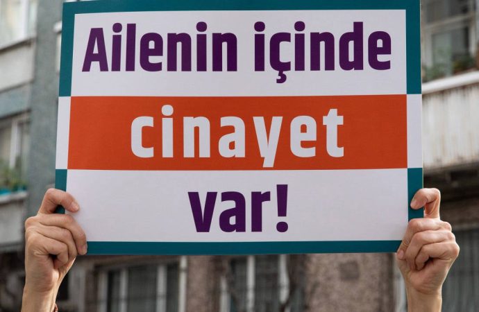 Kadın cinayeti: ‘Barışalım’ diye gitti, boşandığı kadını yaraladı, kızını katletti