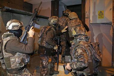 İki ilde IŞİD operasyonu: 9 kişi gözaltında