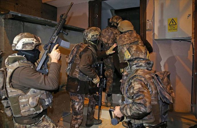 İki ilde IŞİD operasyonu: 9 kişi gözaltında