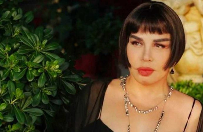 Albüme Sezen Aksu şarkısı aldı, anneanneyle de klip çekti